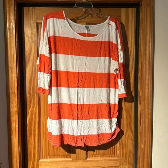 Maternity top - Picture 1 of 3